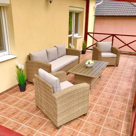 Relax Wellness Apartman Paradsasvar Exterior photo