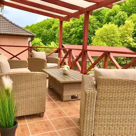 Relax Wellness Apartman Paradsasvar Exterior photo